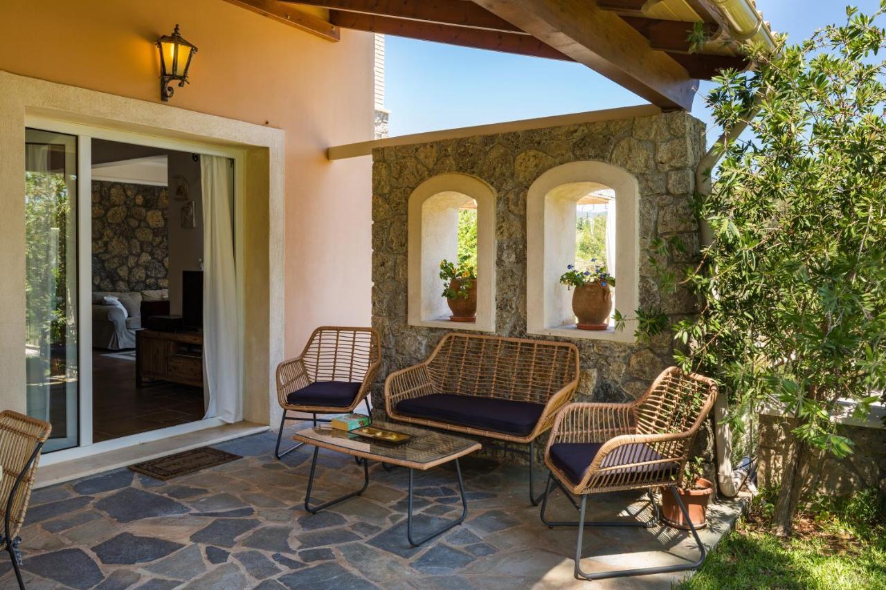 Villa St Nicholas House With Private Heated Pool Dassiá Exteriér fotografie