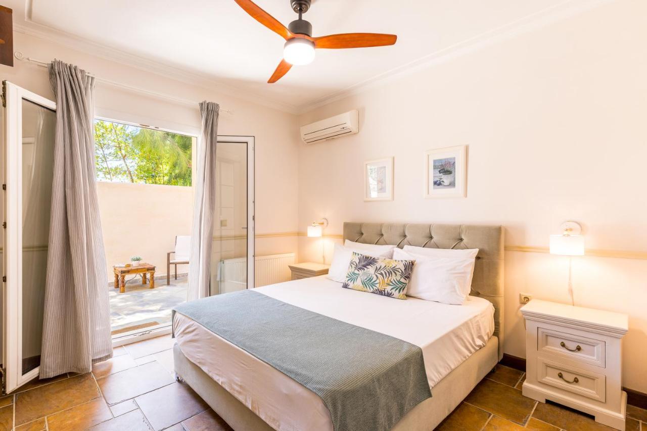 Villa St Nicholas House With Private Heated Pool Dassiá Exteriér fotografie
