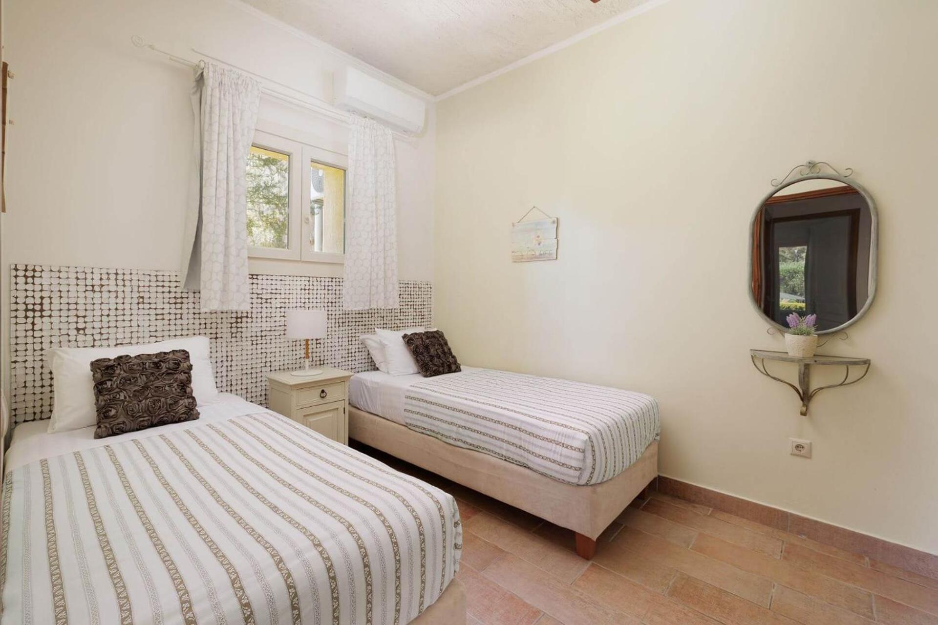 Villa St Nicholas House With Private Heated Pool Dassiá Exteriér fotografie