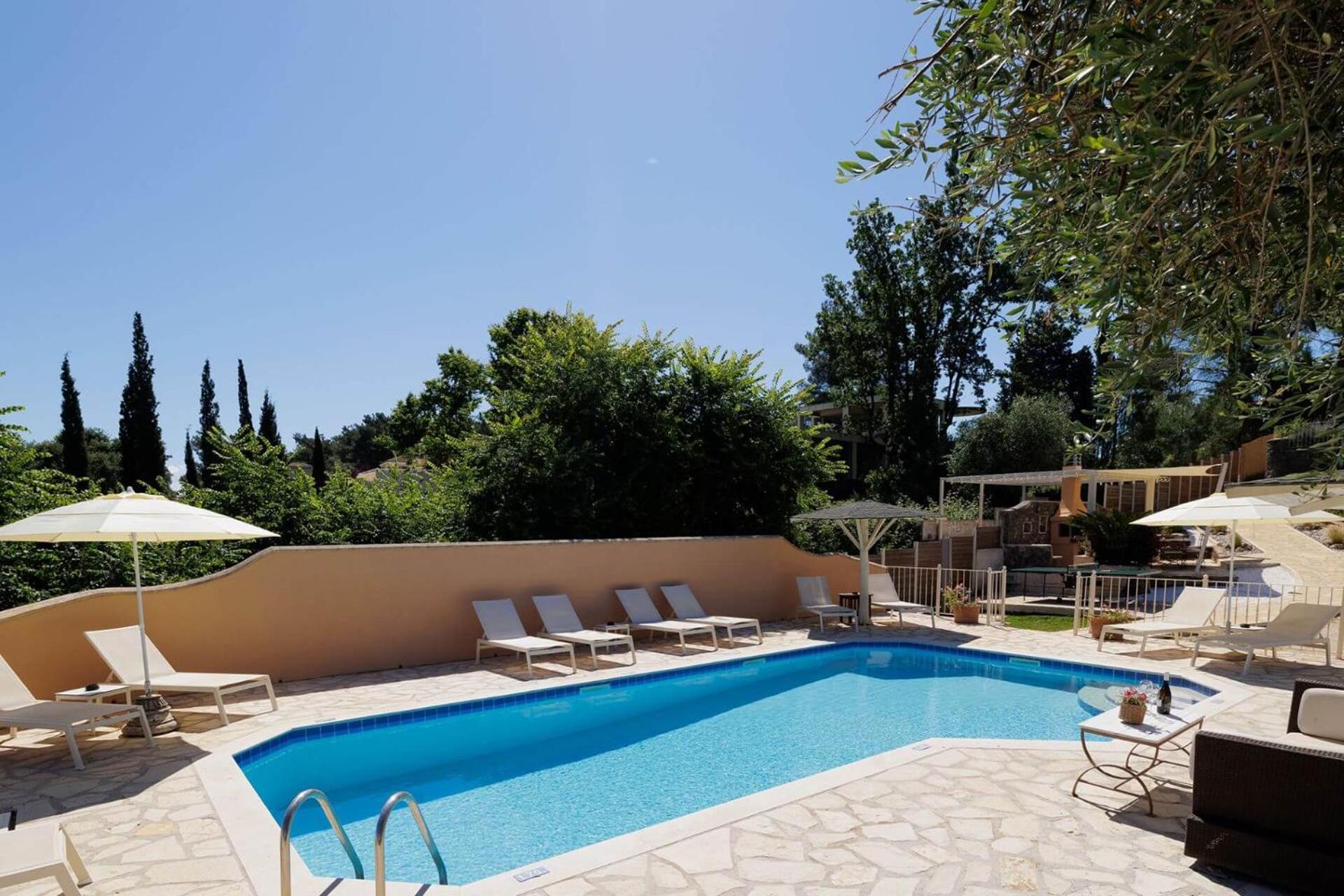 Villa St Nicholas House With Private Heated Pool Dassiá Exteriér fotografie