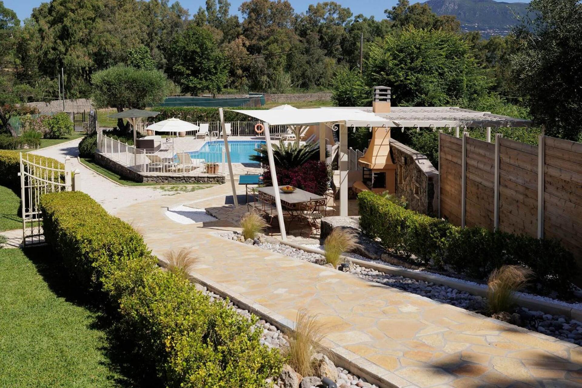 Villa St Nicholas House With Private Heated Pool Dassiá Exteriér fotografie