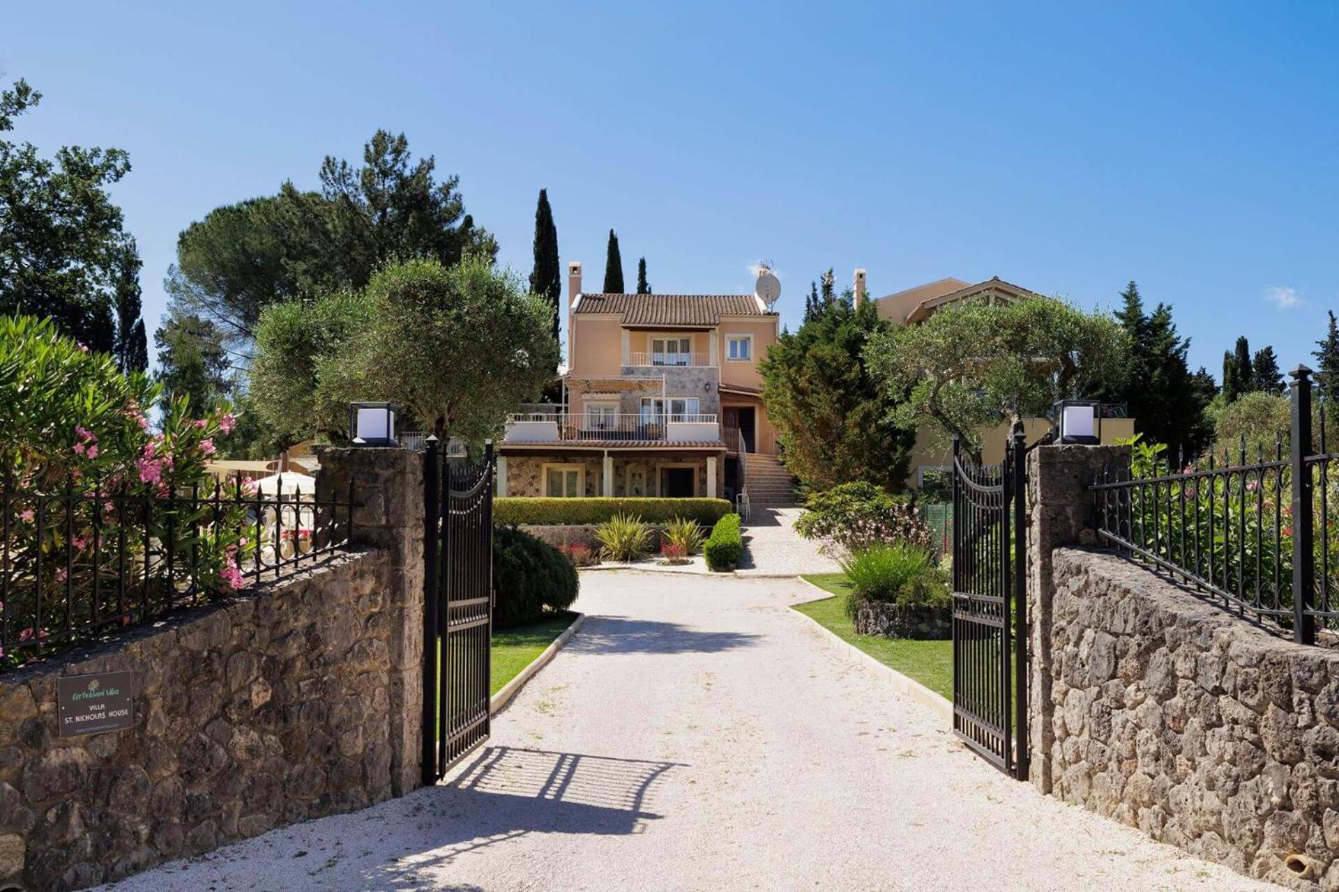 Villa St Nicholas House With Private Heated Pool Dassiá Exteriér fotografie
